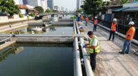 BANGKOK: ผู้ว่าฯ ชัชชาติ ลุยตรวจระบบบำบัดน้ำเสียบางกอกใหญ่ จี้ผู้รับเหมาเร่งเยียวยาบ้านชาวบ้านร้าวทันที ไม่ต้องรอโครงการเสร็จ วันนี้ (13 ก.ย. 69) นายชัชชาติ สิทธิพันธุ์ ผู้ว่าราชกา